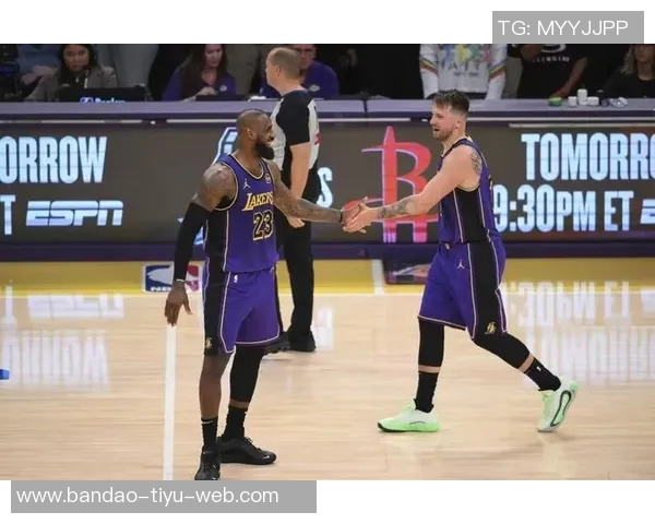 锡安时隔八个月重返赛场迎首胜上次赢球还是今年三月对森林狼 锡安时隔八个月重返赛场迎首胜上次赢球还是今年三月对森林狼